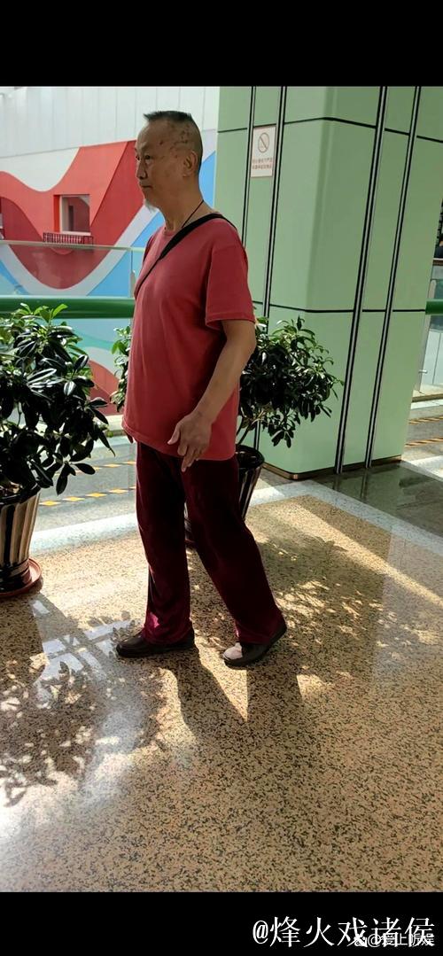 纽卡后卫伯恩因肺穿孔及肋骨骨折缺阵六周,球队后防告急仅剩四人。 纽卡后卫伯恩因肺穿孔及肋骨骨折缺阵六周,球队后防告急仅剩四人。